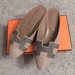 Authentic Hermes H logo flats in light/Neutral pink